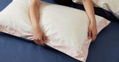9 Best Luxury Bedding Sets for Stylish Bedrooms in 2026