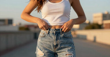 14 Best Hailey Bieber Style Jeans in 2026