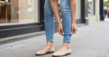 15 Best Flat Shoes For Jeans In 2026
