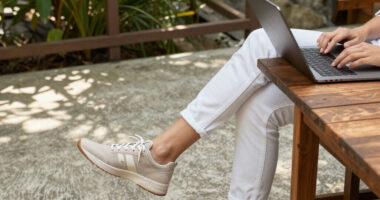 14 Best Neutral Shoes For White Jeans In 2026